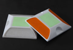 自發(fā)光突起路標(biāo)介紹